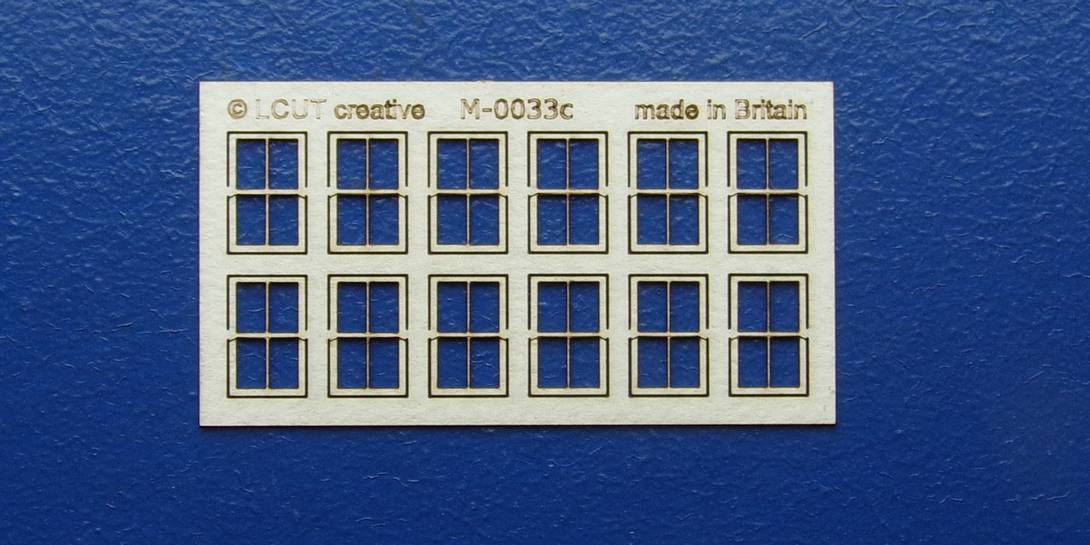 M 00-33c OO gauge kit of 12 square windows Kit of 12 square windows. Made with high quality fiber board 0.7mm thick.
